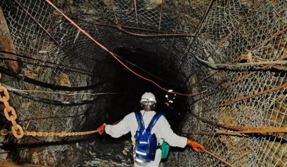 Gold at the Kola Superdeep Borehole: why was the project closed?